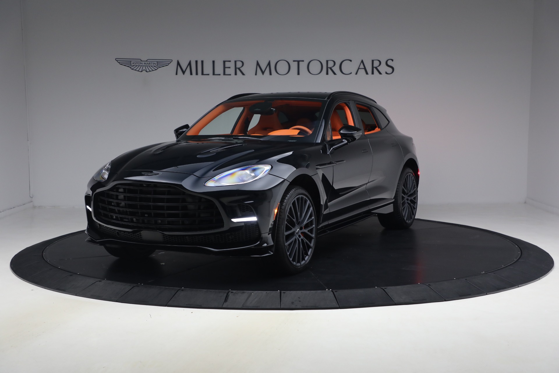 aston martin dbx 2025 SD7VUJDW0STV12549 image aston martin dbx 2025 SD7VUJDW0STV12549 image
